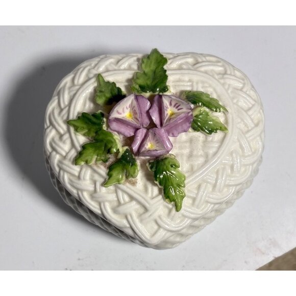 Trinket Box Heart Shaped Floral Lid 3D Purple Pansy 3.5" Intricate Details - Picture 4 of 8